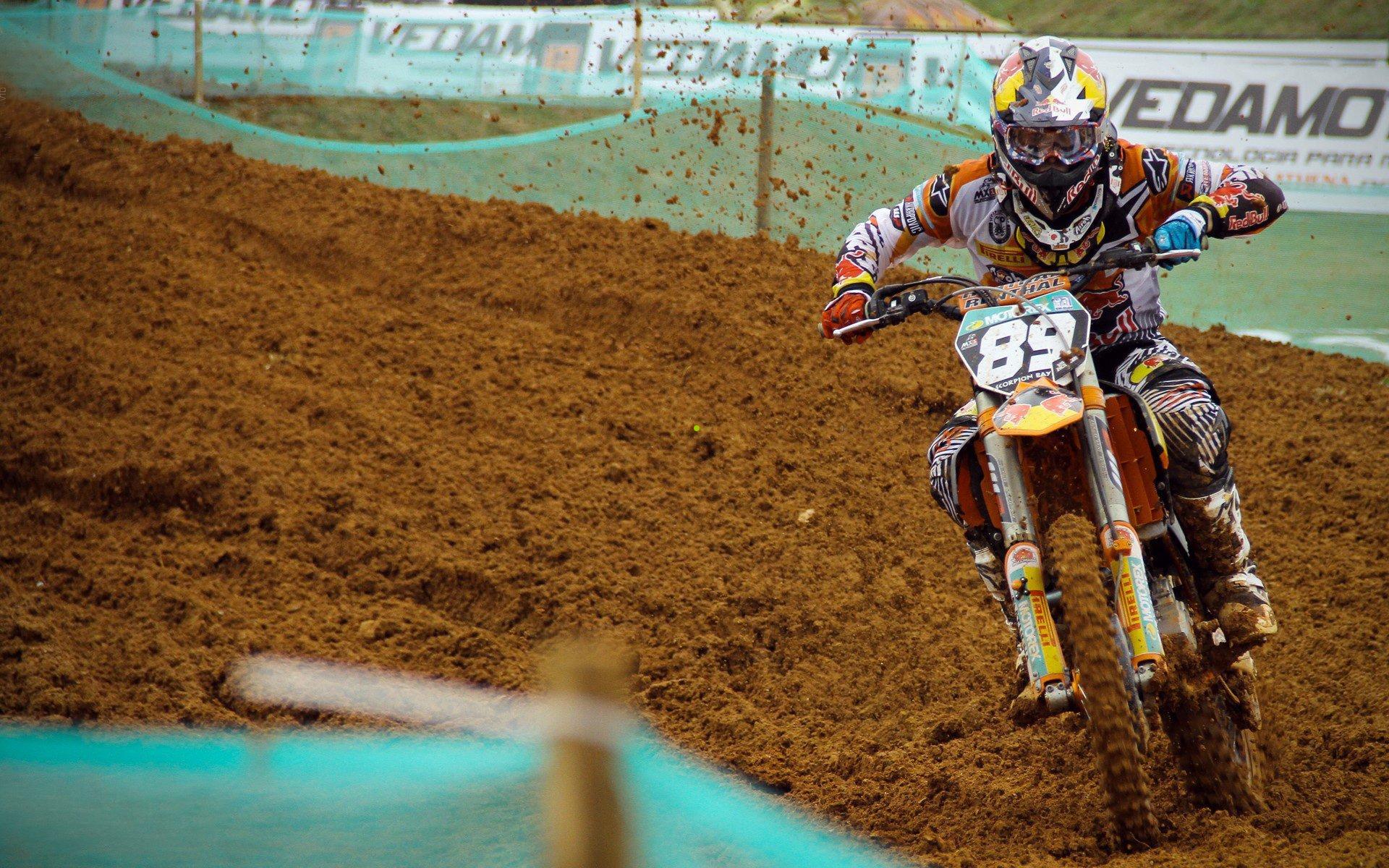 攻守易形引发战术变革，八成皇家社会球迷支持格德斯取代久保建英首发